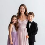 velsenor9_Generate_a_full_body_portrait_photo_of_a_caucasian_mo_5295bf0b-6581-46c2-bb0f-fe7d4b05749b