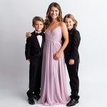 velsenor9_Generate_a_full_body_portrait_photo_of_a_caucasian_mo_d8562b4c-cbef-4a48-938b-595dd04bf1a4