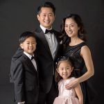 velsenor9_Generate_a_full_body_portrait_photo_of_a_mother_and_f_8a0b633a-6ba3-4ad5-93b9-265a3a5626ca